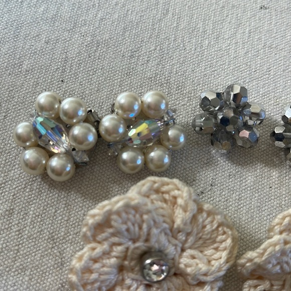 Vintage Clip on Ear rings/ set of 4 pair/Costume Jewelry - Picture 5 of 9